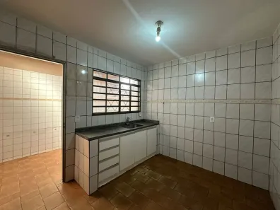 Casa com 2 Quartos para alugar, 70m² no Centro, Anápolis