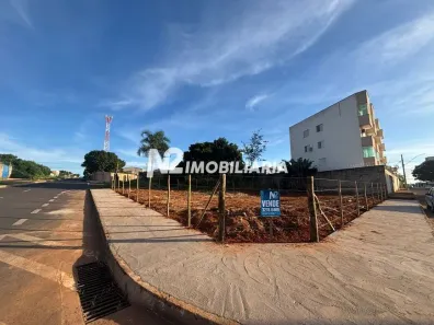 Lote/Terreno à venda, 294m² no Segismundo Pereira, Uberlândia