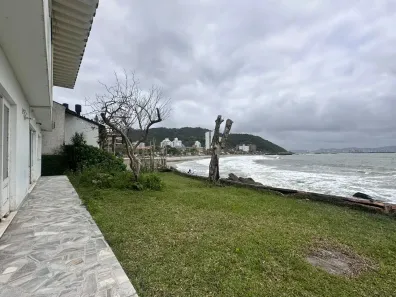 Casa com 4 Quartos à venda, 340m² no Cabeçudas, Itajaí