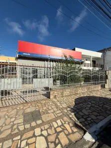 Casa com 6 Quartos para alugar, 412m² no São José, Aracaju