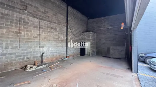 Ponto Comercial para alugar, 62m² no Tubalina, Uberlândia