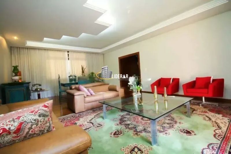 Casa com 4 quartos — Cidade Nova, Belo Horizonte