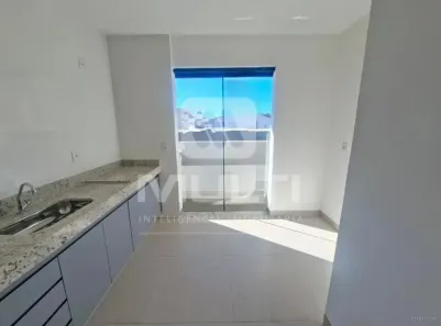 Apartamento com 2 Quartos para alugar, 60m² no Segismundo Pereira, Uberlândia