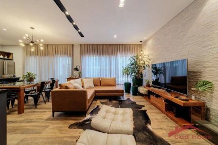 Casa com 4 Quartos à venda, 235m² no Vila Nova, Joinville