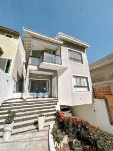 Casa com 3 Quartos à venda, 220m² no Glória, Macaé