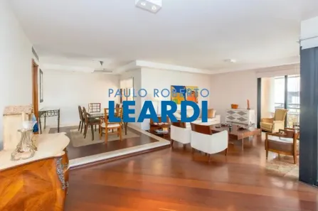 Apartamento com 3 Quartos à venda, 240m² no Vila Uberabinha, São Paulo