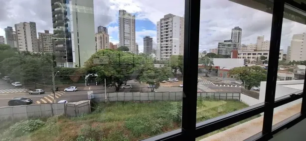 Sala Comercial para alugar, 226m² no Cambuí, Campinas