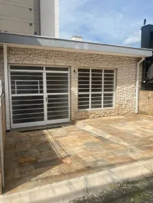 Casa com 3 Quartos para alugar, 122m² no Cambuí, Campinas