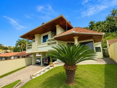 Casa com 3 Quartos à venda, 227m² no Água Verde, Blumenau