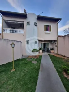 Sobrado com 3 Quartos à venda, 224m² no Vila Perroca, Bauru