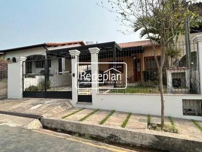 Casa com 4 Quartos à venda, 247m² no Vila Santa Cecília, Volta Redonda