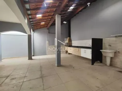 Sobrado com 4 Quartos para alugar, 327m² no Jardim Santa Maria, Jacareí