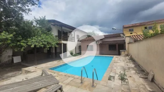 Casa com 8 Quartos à venda, 350m² no Badu, Niterói