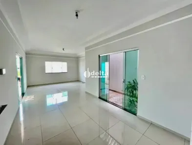 Casa com 3 Quartos à venda, 190m² no Jardim Holanda, Uberlândia