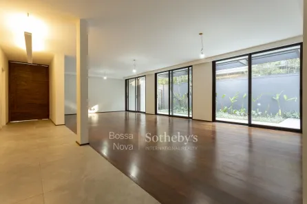Casa com 4 Quartos para alugar, 340m² no Vila Madalena, São Paulo