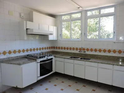 Casa de Condomínio com 6 Quartos para alugar, 550m² no Jardim Marilu, Carapicuíba