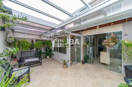Sobrado com 4 Quartos à venda, 299m² no Uberaba, Curitiba
