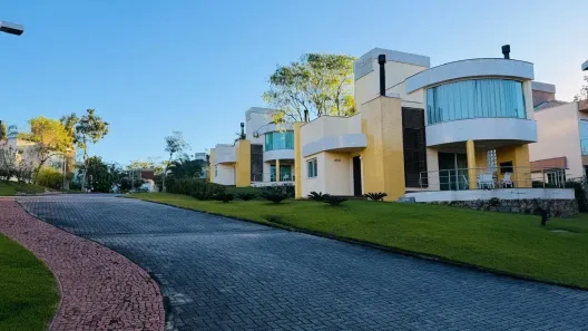 Casa de Condomínio com 2 Quartos à venda, 182m² no , Santo Amaro da Imperatriz