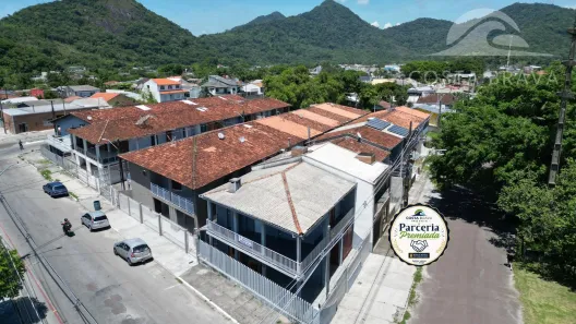 Sobrado com 3 Quartos à venda, 89m² no Bom Retiro, Matinhos