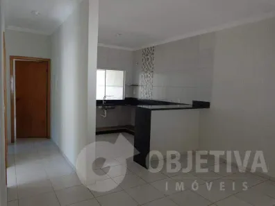 Casa com 2 Quartos para alugar, 80m² no Osvaldo Rezende, Uberlândia