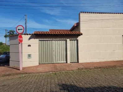 Casa com 2 Quartos para alugar, 195m² no Centro, Araraquara