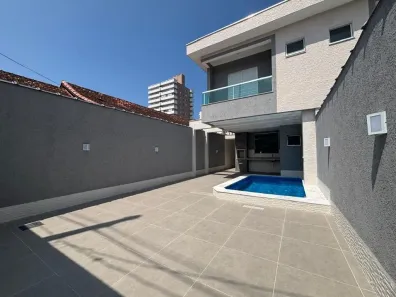 Sobrado com 3 Quartos à venda, 152m² no Tupi, Praia Grande