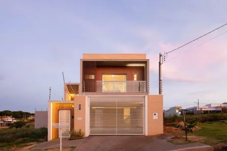 Sobrado com 2 Quartos à venda, 200m² no Bom Jardim, Maringá
