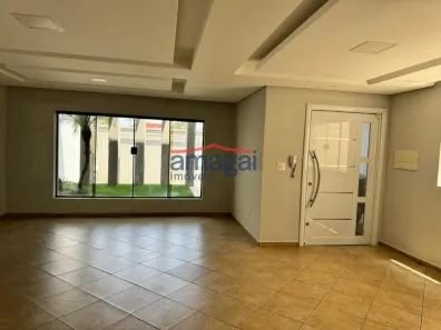 Sobrado com 3 Quartos para alugar, 140m² no Jardim Leonídia, Jacareí
