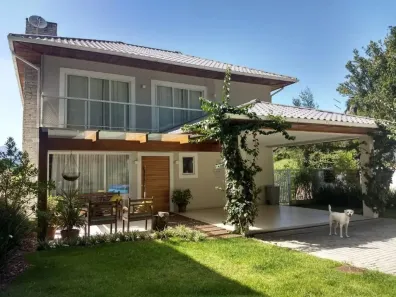 Casa com 3 Quartos à venda, 230m² no Mosela, Petrópolis