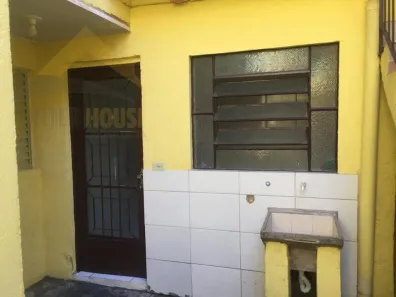 Casa com 1 Quarto para alugar, 25m² no Jardim Leme, Taboão da Serra