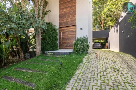 Casa com 3 Quartos para alugar, 280m² no Taboão, Curitiba