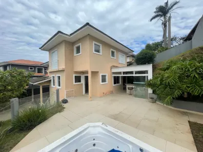 Casa de Condomínio com 4 Quartos para venda ou aluguel, 250m² no Chácara das Paineiras, Carapicuíba