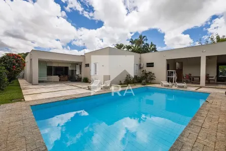 Casa com 4 Quartos à venda, 350m² no Setor de Habitações Individuais Sul, Brasília