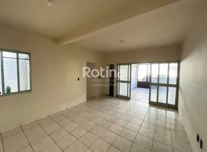 Casa com 3 Quartos à venda, 107m² no Nossa Senhora Aparecida, Uberlândia