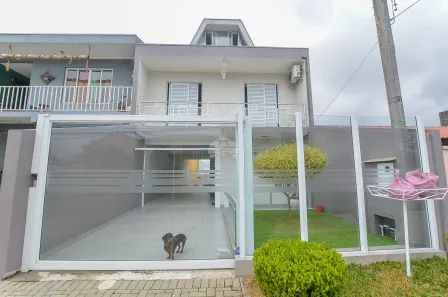Sobrado com 5 Quartos à venda, 290m² no Uberaba, Curitiba