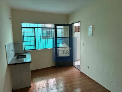 Casa com 1 Quarto para alugar, 40m² no Parque Peruche, São Paulo