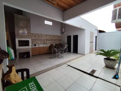 Casa com 2 Quartos à venda, 150m² no Petrópolis, Várzea Grande