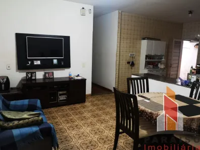 Casa com 3 Quartos à venda, 140m² no Fundinho, Uberlândia