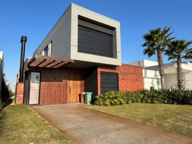 Casa de Condomínio com 4 Quartos à venda, 158m² no XANGRI-LÁ, Xangri-lá