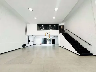 Ponto Comercial para alugar, 374m² no Vila Augusta, Sorocaba