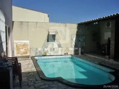 Casa com 4 Quartos à venda, 280m² no Custódio Pereira, Uberlândia