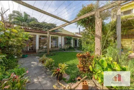 Casa com 4 Quartos para alugar, 311m² no Vila Assunção, Porto Alegre
