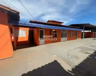 Prédio Comercial para alugar, 100m² no Presidente Roosevelt, Uberlândia