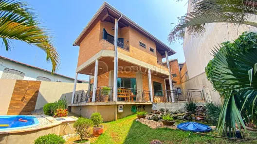 Sobrado com 3 Quartos à venda, 400m² no Recanto Azul, Botucatu