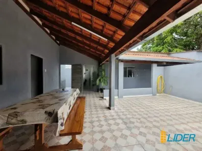 Casa com 3 Quartos à venda, 174m² no São Jorge, Uberlândia