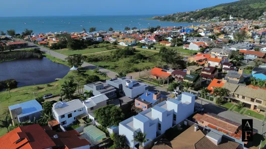 Sobrado com 3 Quartos à venda, 103m² no Centro, Garopaba