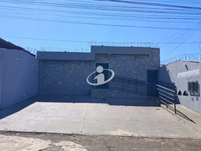 Imóvel Comercial com 4 Quartos para alugar, 270m² no Brasil, Uberlândia