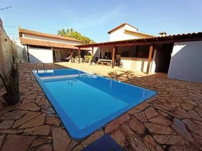 Casa com 3 Quartos à venda, 202m² no Cidade Jardim, Uberlândia