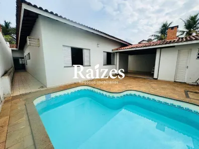 Casa com 4 Quartos para alugar, 239m² no Morada da Colina, Uberlândia