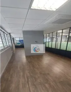 Sala Comercial para alugar, 300m² no Jurubatuba, São Paulo